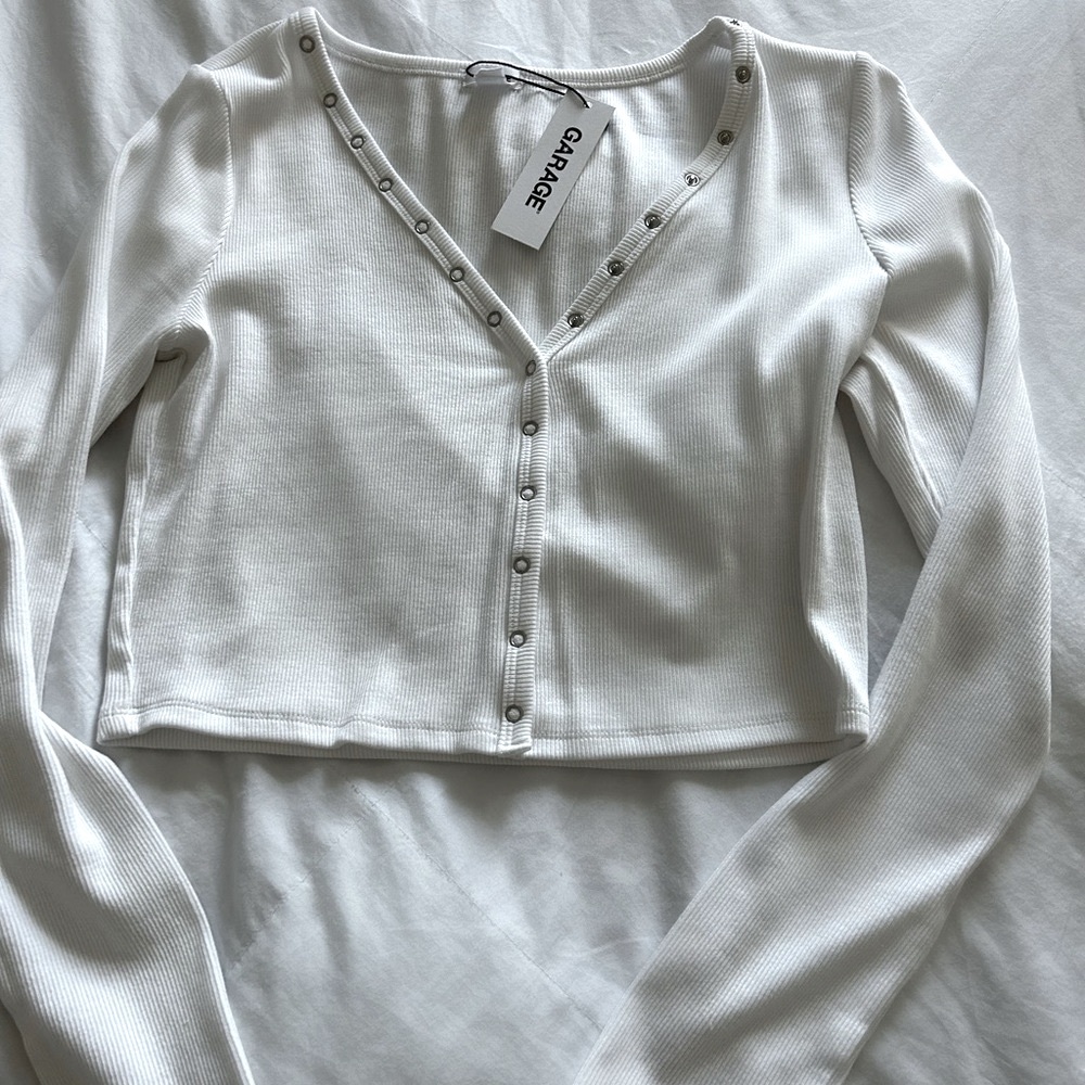 garage white top, stretchy, soft, never worn